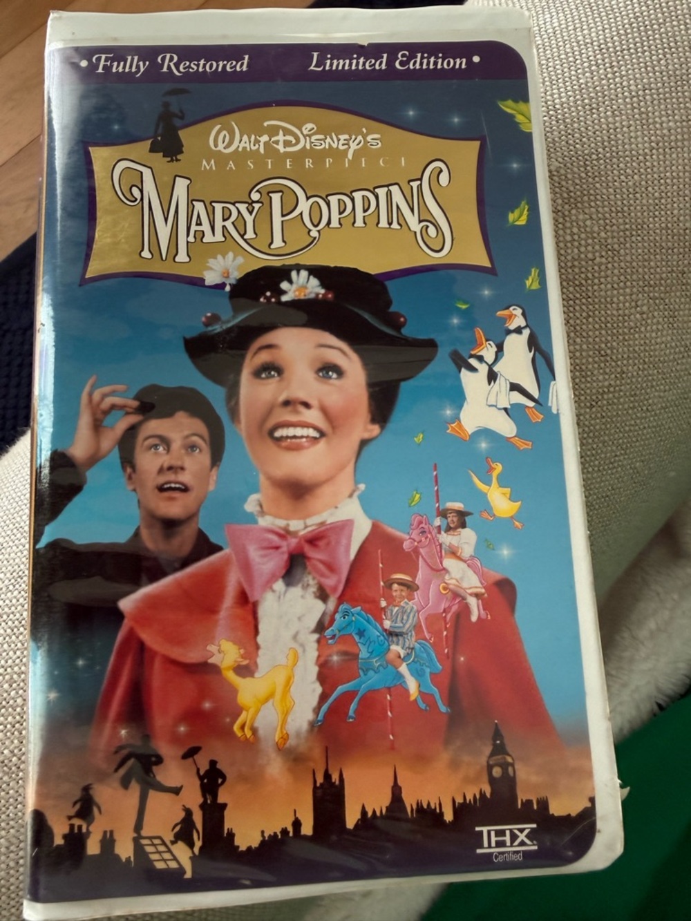 Walt Disney Mary Poppins VHS - Blue / Red Cover